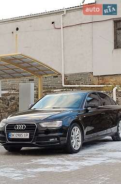 Седан Audi A4 2014 в Рівному