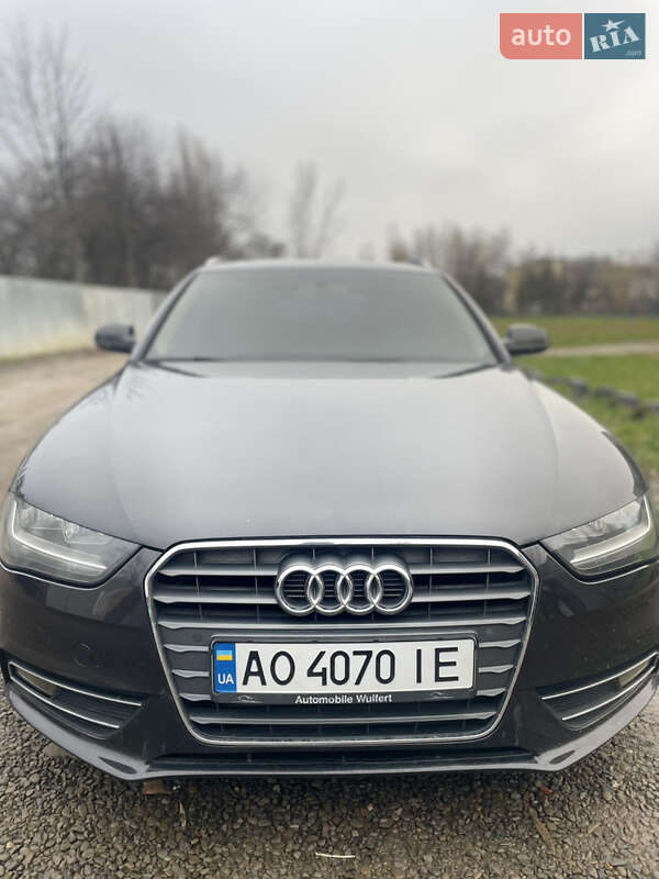 Універсал Audi A4 2012 в Ужгороді