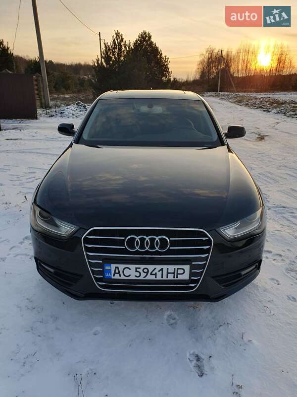 Седан Audi A4 2013 в Луцке