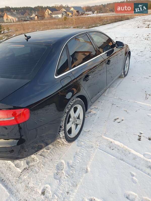 Седан Audi A4 2013 в Луцьку