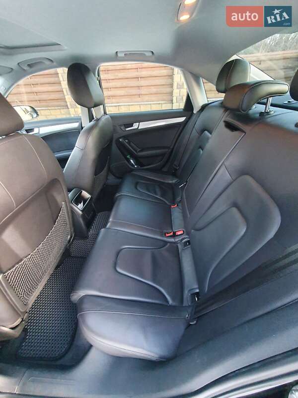 Седан Audi A4 2013 в Луцьку
