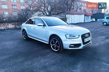 Седан Audi A4 2013 в 