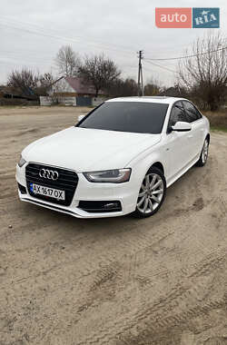 Седан Audi A4 2014 в 