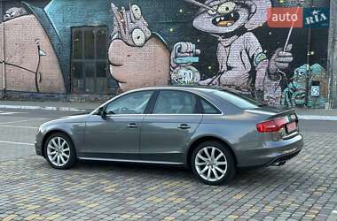 Седан Audi A4 2014 в Луцьку