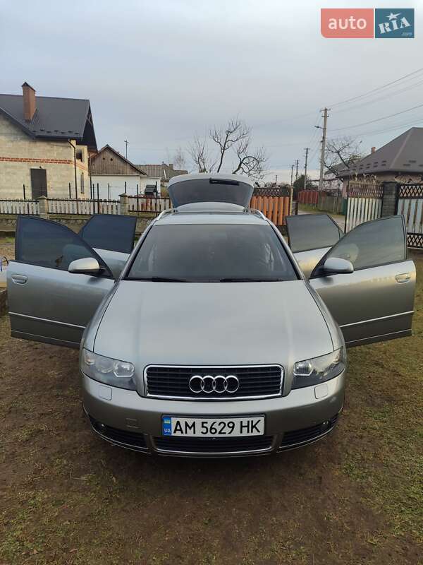 Универсал Audi A4 2004 в Новояворовске