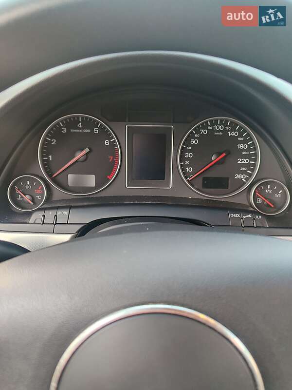 Универсал Audi A4 2004 в Новояворовске