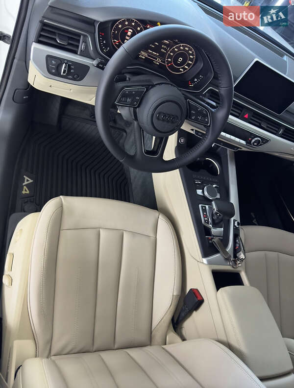 Седан Audi A4 2016 в Одессе
