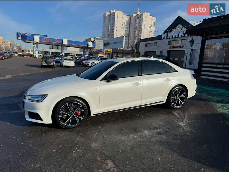 Седан Audi A4 2016 в Одессе