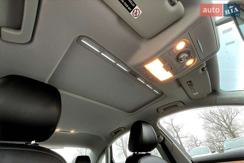 Седан Audi A4 2015 в Львове