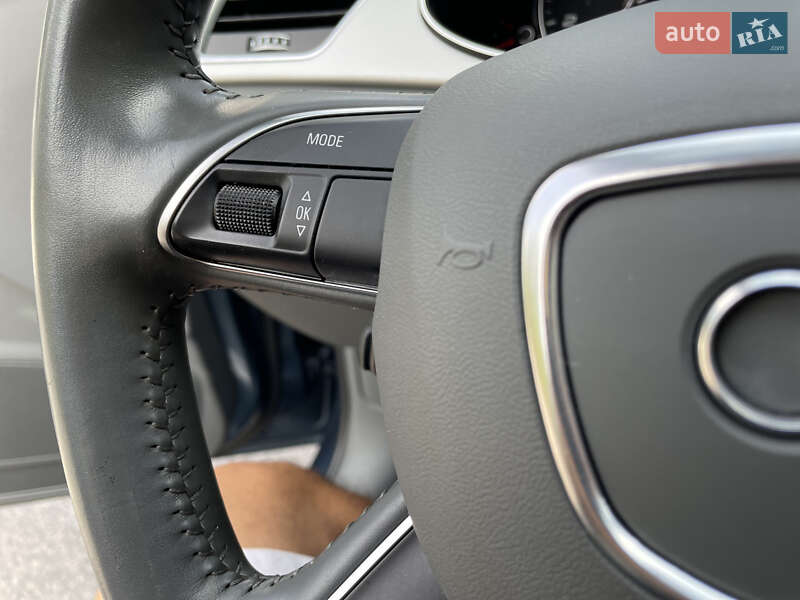 Седан Audi A4 2015 в Днепре