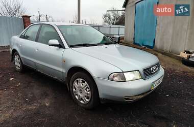 Седан Audi A4 1998 в Смілі