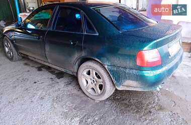 Седан Audi A4 1997 в Благовіщенську