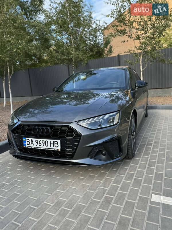Седан Audi A4 2021 в Кропивницком