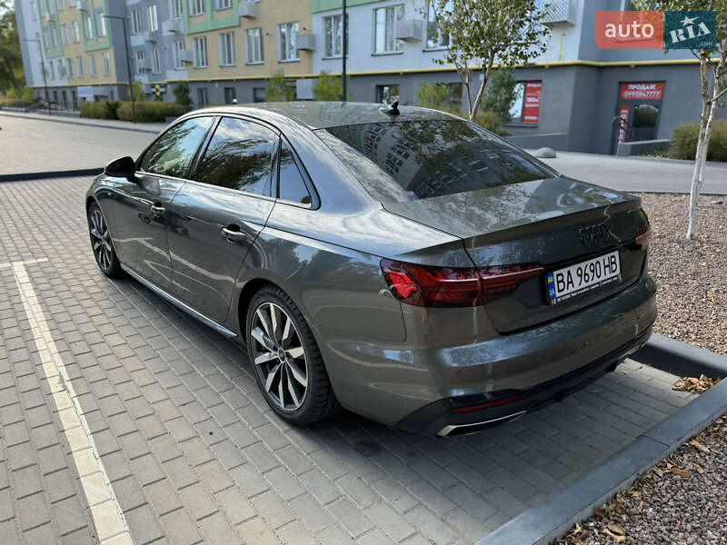 Седан Audi A4 2021 в Кропивницком