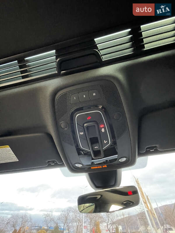 Седан Audi A4 2018 в Виноградове