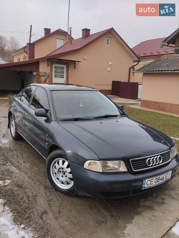 Седан Audi A4 1996 в Нижніми Станівцями