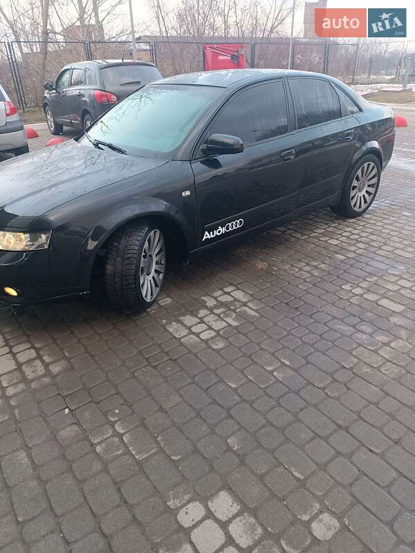 Седан Audi A4 2004 в Сокале