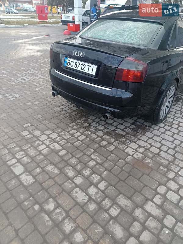 Седан Audi A4 2004 в Сокале