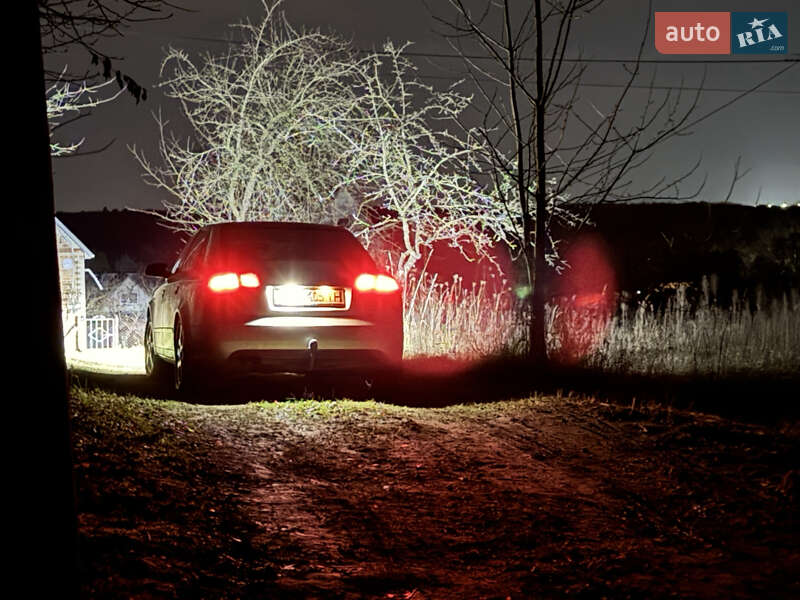Седан Audi A4 2004 в Млинове