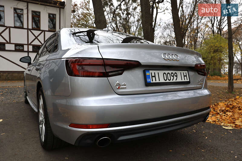 Седан Audi A4 2018 в Полтаві