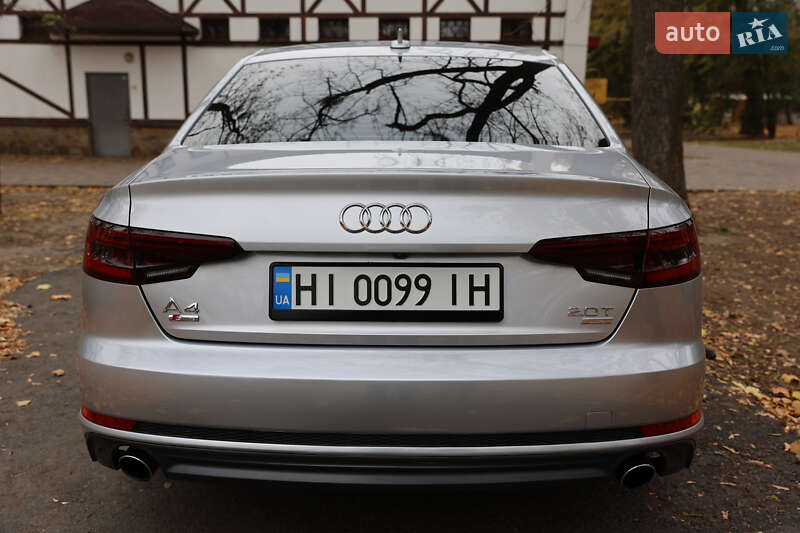 Седан Audi A4 2018 в Полтаві