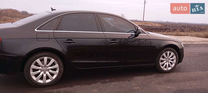Седан Audi A4 2010 в Котельве
