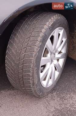 Седан Audi A4 2010 в Котельве
