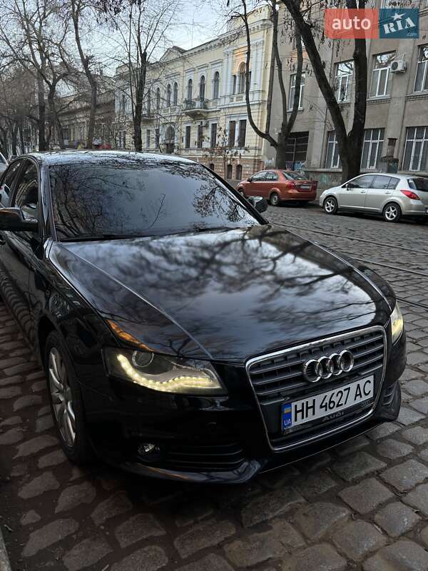 Седан Audi A4 2011 в Одессе