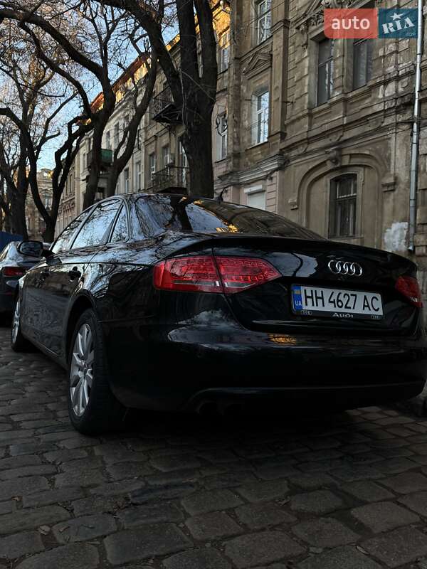 Седан Audi A4 2011 в Одессе