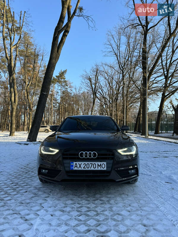 Седан Audi A4 2012 в Харкові