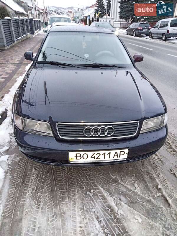 Седан Audi A4 1997 в Николаеве