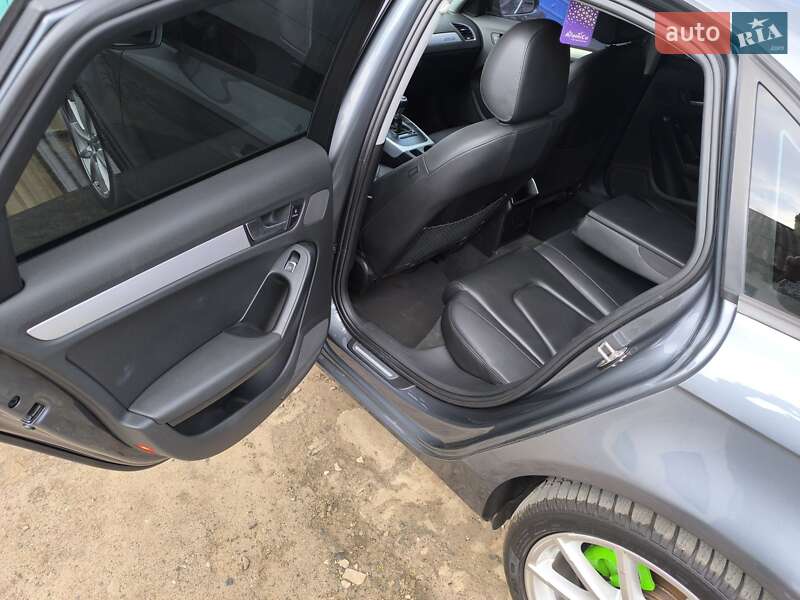 Седан Audi A4 2012 в Кривому Розі