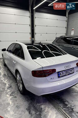Седан Audi A4 2013 в Киеве