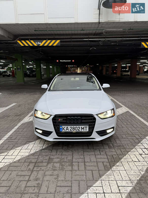 Седан Audi A4 2013 в Киеве