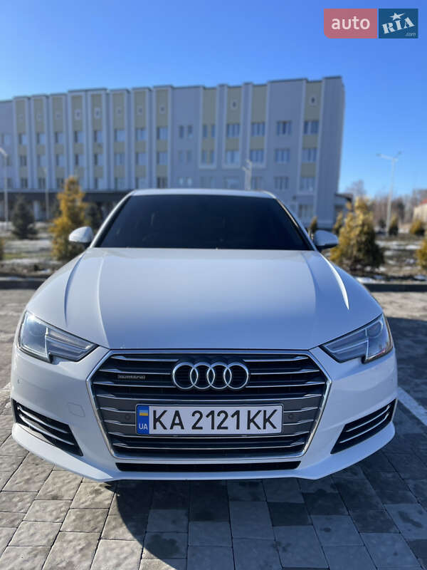 Седан Audi A4 2016 в 