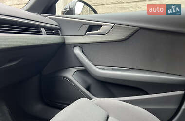 Универсал Audi A4 2019 в 