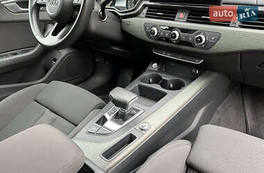 Универсал Audi A4 2019 в 