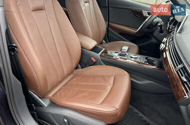 Седан Audi A4 2018 в 