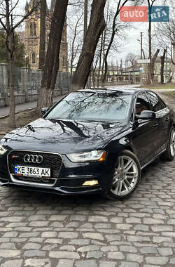 Седан Audi A4 2013 в Кам'янському