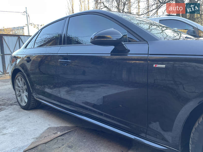 Седан Audi A4 2018 в Киеве