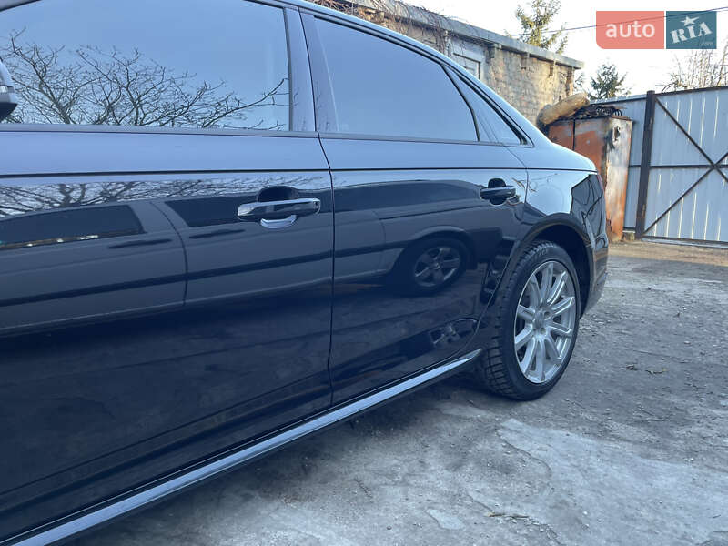 Седан Audi A4 2018 в Киеве