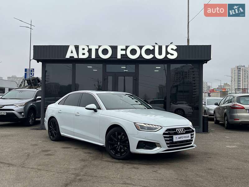 Седан Audi A4 2021 в 