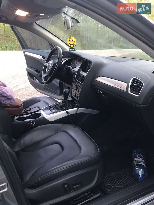 Седан Audi A4 2011 в Дунаївцях