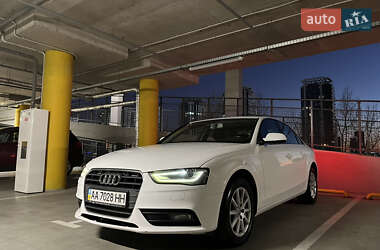 Седан Audi A4 2012 в Киеве