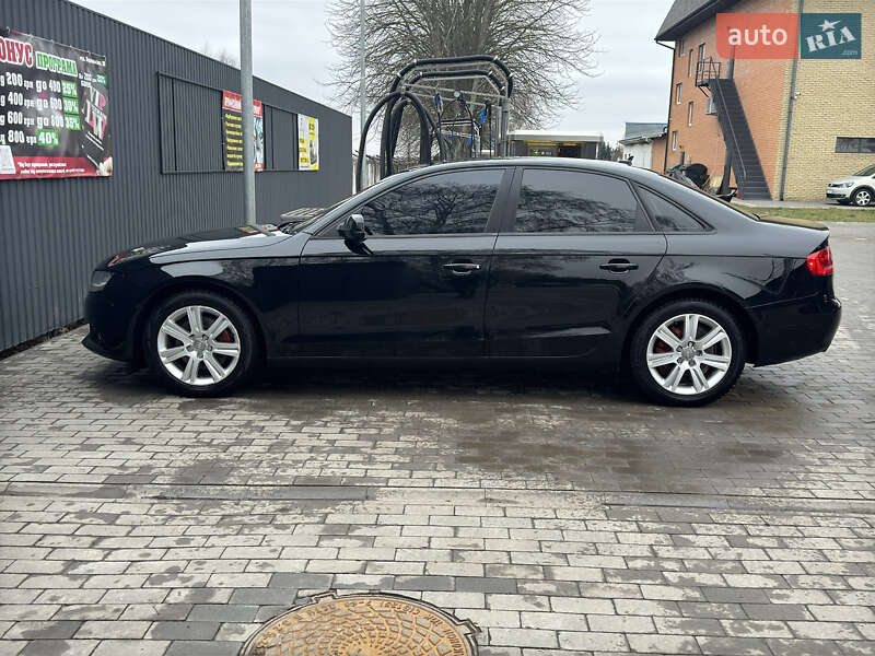 Седан Audi A4 2011 в Миргороде