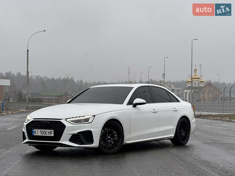 Седан Audi A4 2022 в Бучі