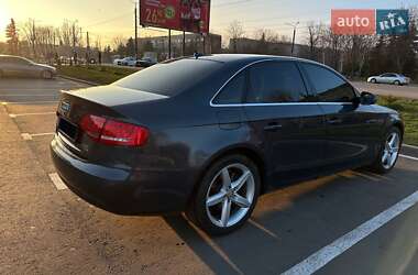 Седан Audi A4 2010 в Кривом Роге