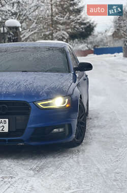 Седан Audi A4 2015 в Львові