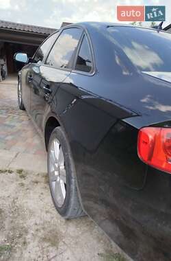 Седан Audi A4 2011 в Волочиську