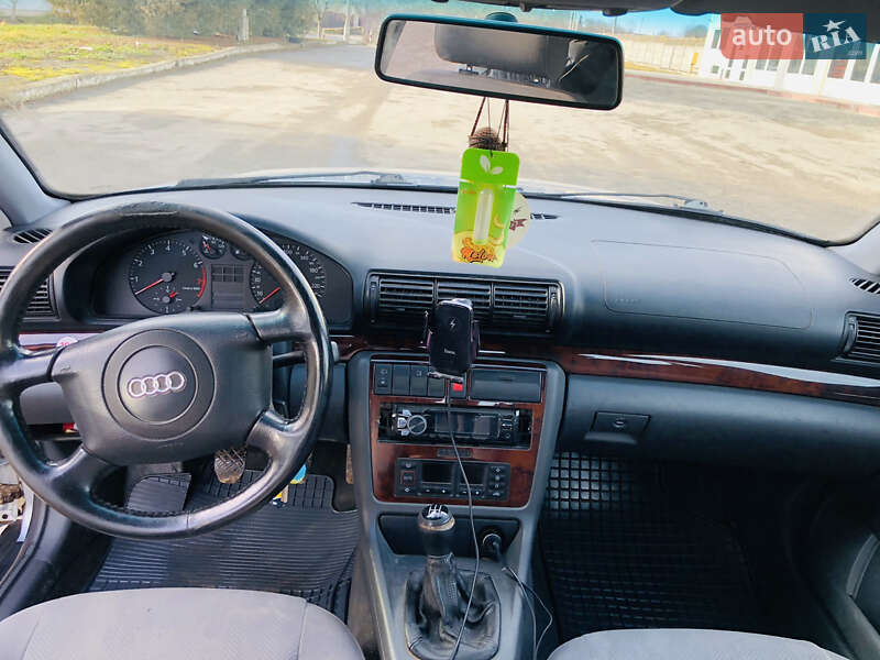 Седан Audi A4 1998 в Тернополе
